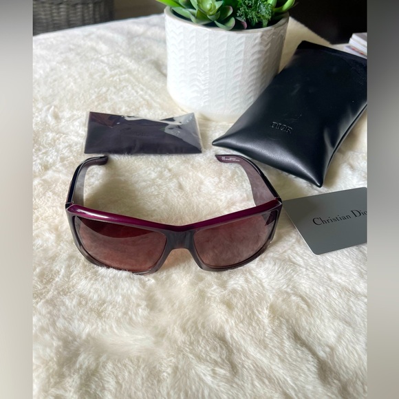 Christian DIOR Sunglasses - Picture 1 of 5
